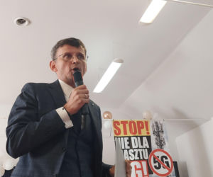 Spotkanie w sprawie budowy masztu 5 G w Płoskiem