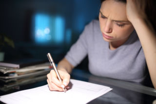 Polacy masowo donoszą do skarbówki. Jakie są motywy? Czy donos to pewna kontrola?