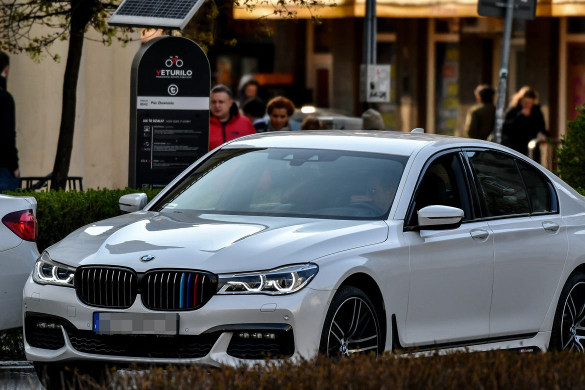 Paweł Deląg jeździ BMW serii 7 za pół miliona złotych