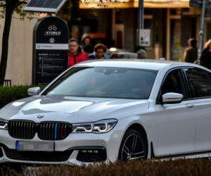 Paweł Deląg jeździ BMW serii 7 za pół miliona złotych