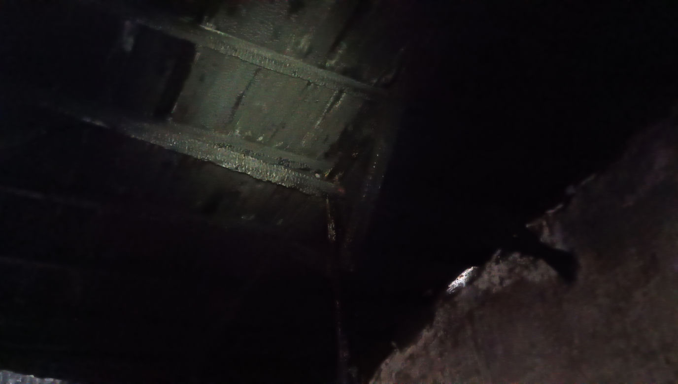 Opuszczona kamienica w centrum Chorzowa. Kto w niej mieszka?