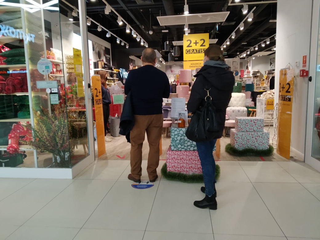 Warszawiacy szturmują galerie