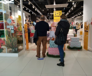 Warszawiacy szturmują galerie