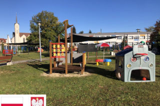 Frajda dla maluchów! Na palcu zabaw przy żłobku w Górze zamontowano nowe elementy
