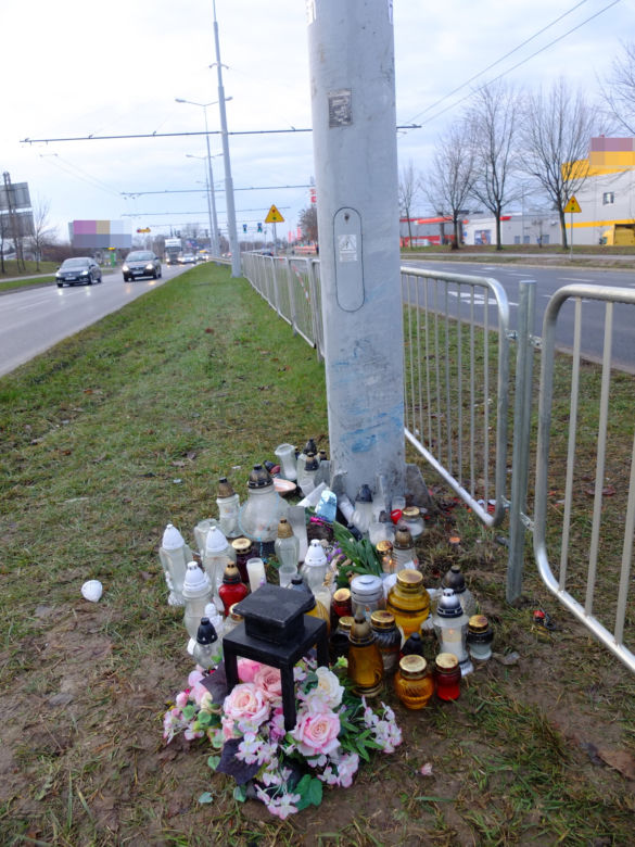 Grób 18-letniego Patryka. Kierował audi, które roztrzaskało się w Lublinie. Zginęło 3 nastolatków