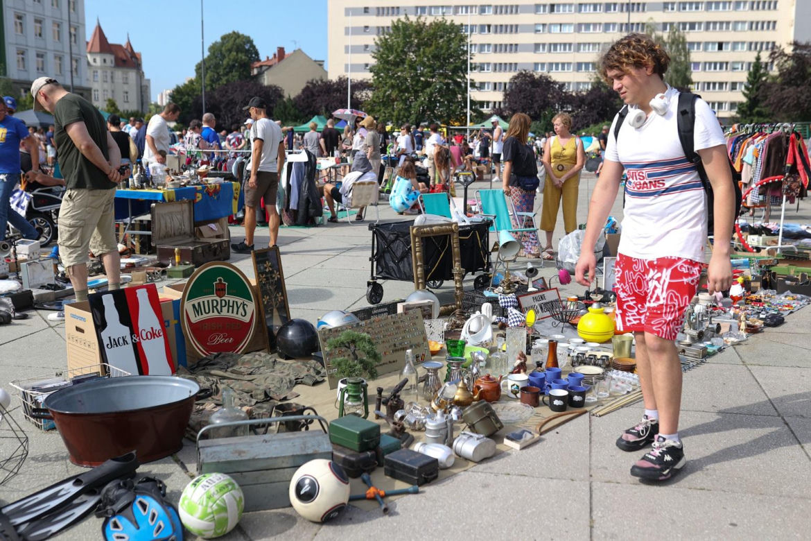 Wyprzedaż garażowa na placu Krakowskim w Gliwicach 
