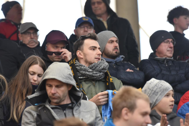 PRES Grupa Deweloperska Toruń - Stelmet Falubaz Zielona Góra, zdjęcia kibiców i zawodników ze sparingu na Motoarenie