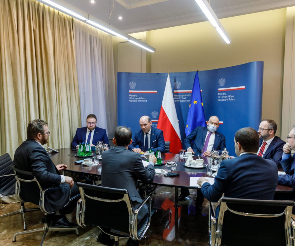 MSZ uruchamia infolinie - dla Polaków uchodźców z Ukrainy