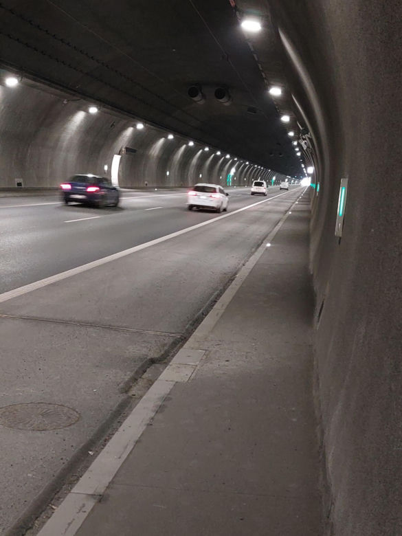 Tunel na zakopiance S7, pod Luboniem Małym 