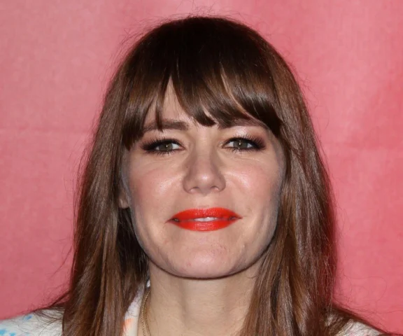 Zaskakująca decyzja gitarzystki z okazji 50. urodzin. Kobieta poślubiła... swojego psa!