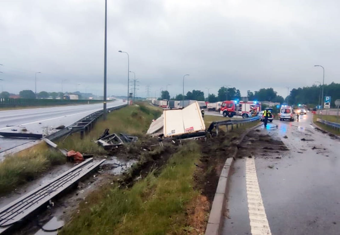 Wypadek na autostradzie A1 w Dobieszowicach na Śląsku