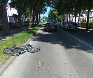 61-letni rowerzysta wjechał wprost pod nadjeżdżające audi na jednym ze skrzyżowań w Lęborku