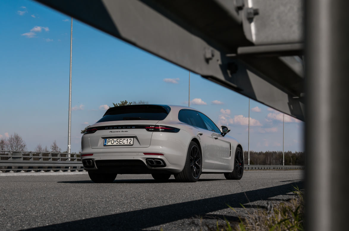 Porsche Panamera Turbo Sport Turismo 4.0 V8 550 KM