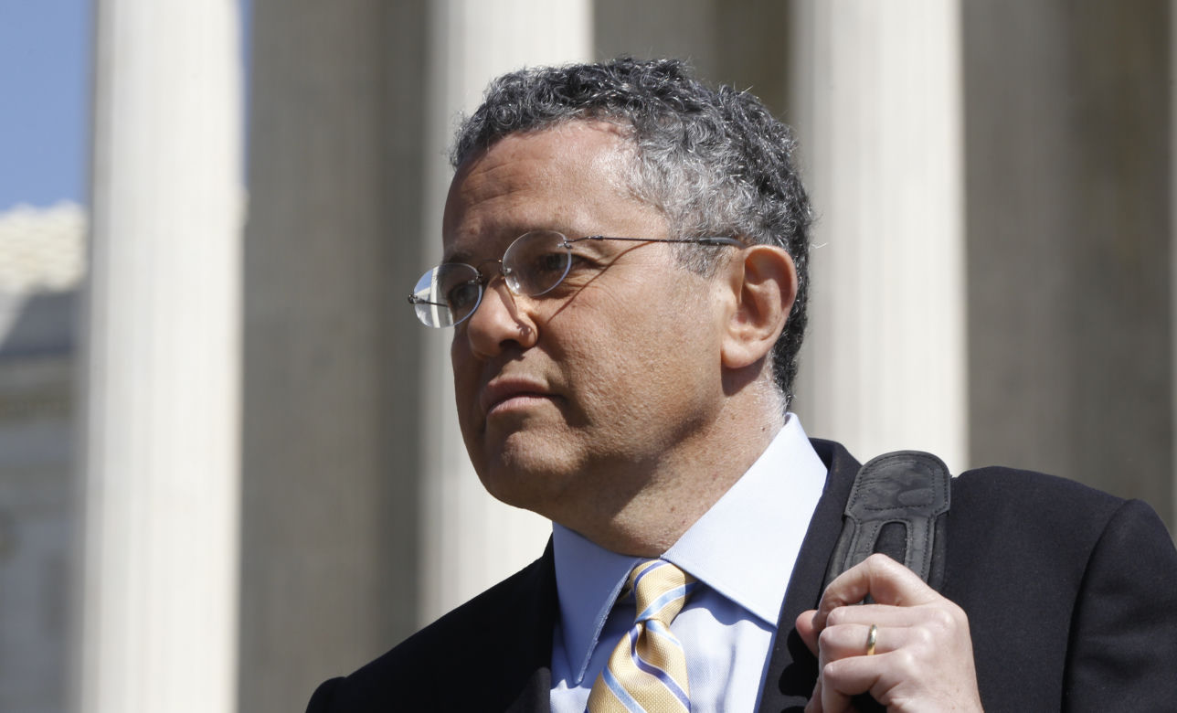 Jeffrey Toobin. Dziennikarz New Yorkera masturbował się na wizji