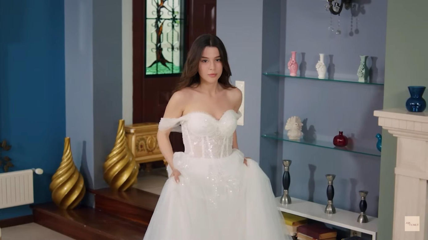 Zeynep w sukni ślubnej