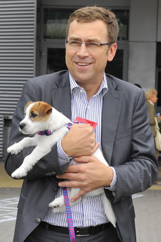 Maciej Orłoś już w tym tygodniu ma wrócić do Teleexpressu. Tak zmieniał się przez lata