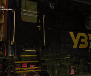 Cztery osoby zginęły w ataku rosyjskich dronów na pociąg w obwodzie charkowskim