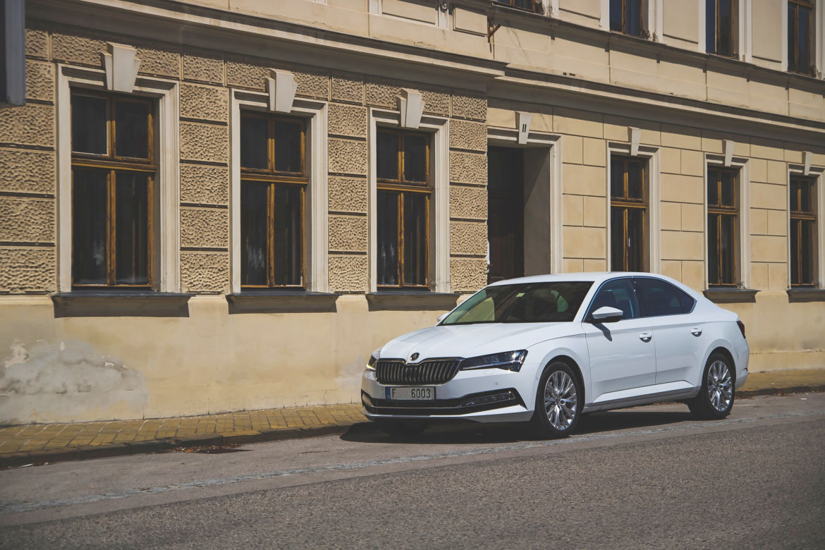 Skoda Superb lifting 2020
