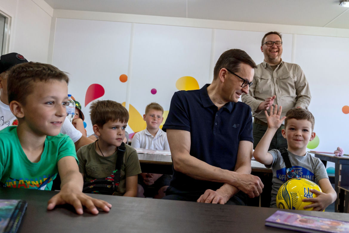 Premier Morawiecki otworzył miasteczka kontenerowe w Ukrainie.