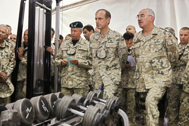 Generał Bieniek krytykuje Trumpa za słowa o polskich żołnierzach