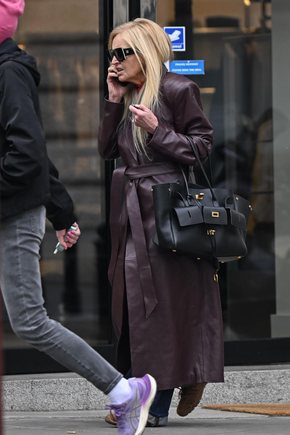 Monika Olejnik jedzie na czerwonym świetle, bo spieszy się do pracy