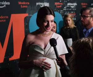 Anne Hathaway w zaawansowanej ciąży na premierze serialu!