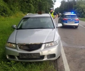 Wypadek na trasie Białystok - Mońki. Zderzenie trzech pojazdów. Kobieta w szpitalu