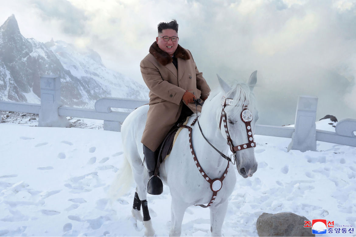 Kim Dzong Un dalej chudnie! Nie poznasz go na tym zdjęciu