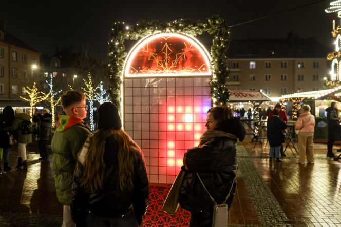 Ruszył świąteczny Jarmark w Bytomiu. Kultowy tramwaj i kaszanka wikinga