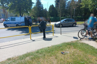 Sieradz. Chciał podwieźć pijanego kolegę który leżał na chodniku, sam miał... ponad 3,6 promila! Ktoś zajechał im drogę