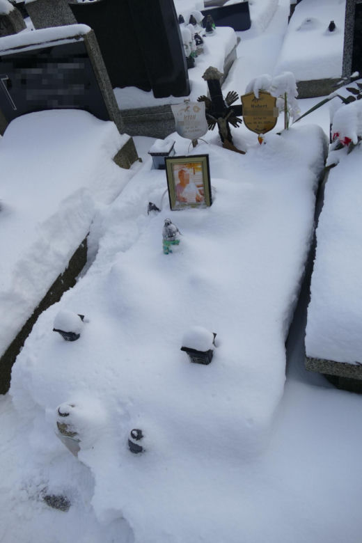 Przez godzinę katował własnego ojca. Złamał na nim siekierę, potem bił do nieprzytomności
