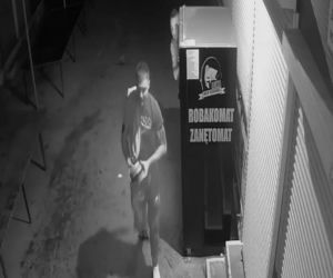 Ukradli robaki z automatu i zniknęli! Teraz ściga ich policja z Bydgoszczy