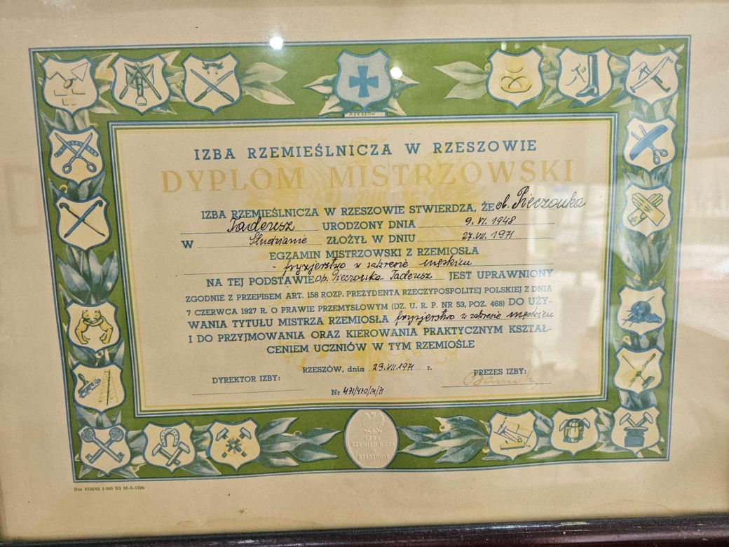 Od ponad 60 lat strzyże całe pokolenia