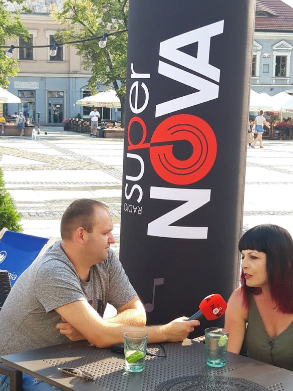 Super Lato w Kielcach. Zdjęcia z naszego mobilnego studia w ogródku letnim klubu Maska