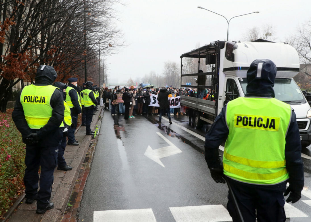 Ogromny paraliż w Warszawie. Gigantyczne korki, wszystko stoi
