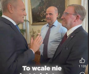 Artur Barciś chciał sprawdzić czy Tusk nosi perukę