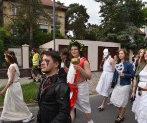 Pochód Piernikaliowy w ramach święta UMK w Toruniu. Zdjęcia z juwenaliów 2026