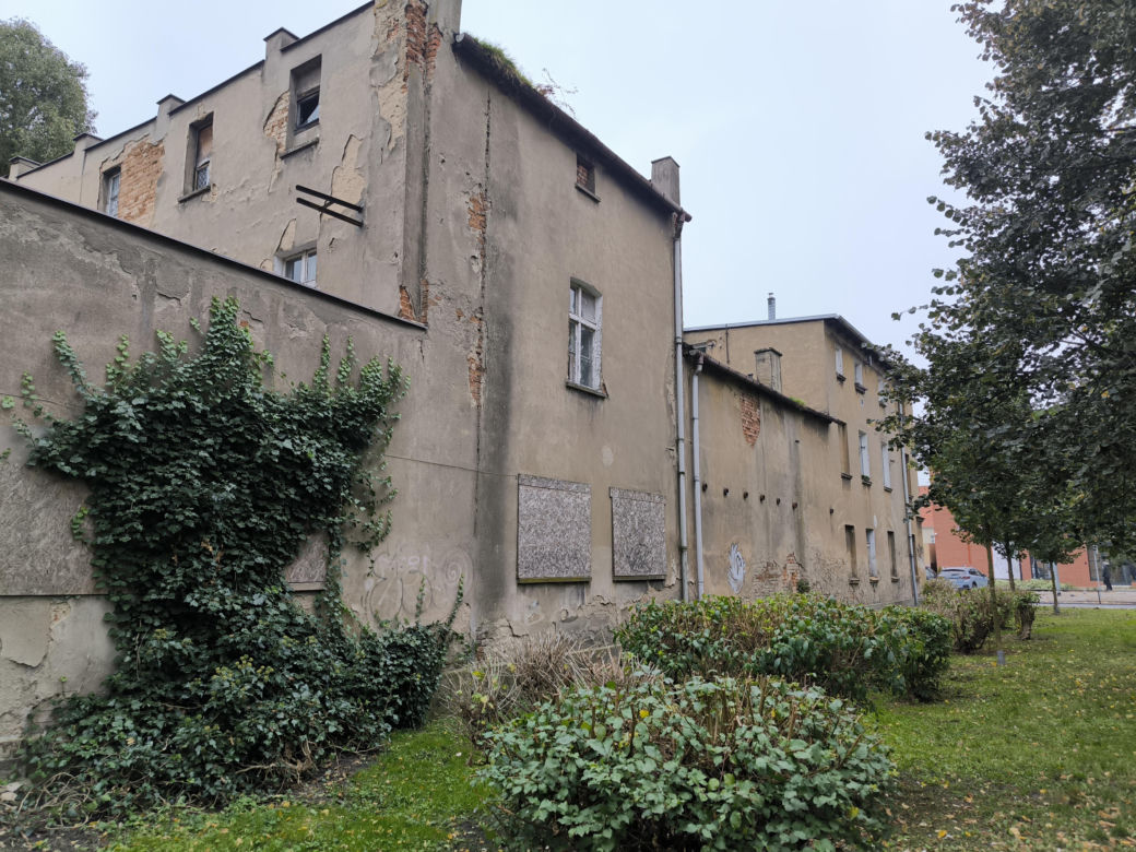 Stara kamienica na Dąbrowskiego w Lesznie