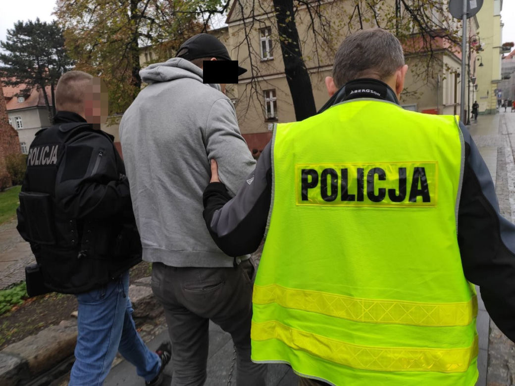 Uciekli z miejsca tragicznego wypadku w Chrośnej! Najbliższe miesiące spędzą w areszcie