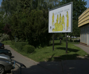 Nietypowe plakaty zawisły w Olsztynie. Ich autorem jest znany rysownik [ZDJĘCIA]