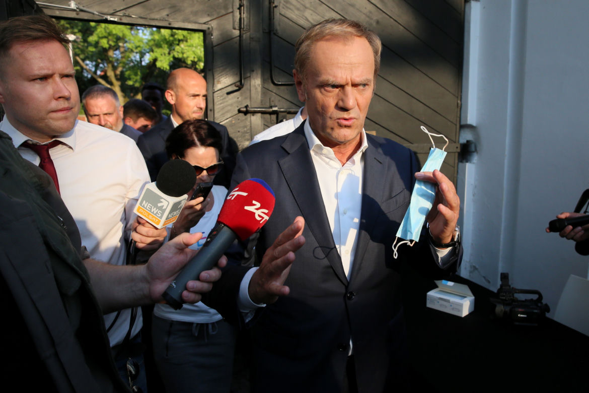 Tusk boi się Morawieckiego