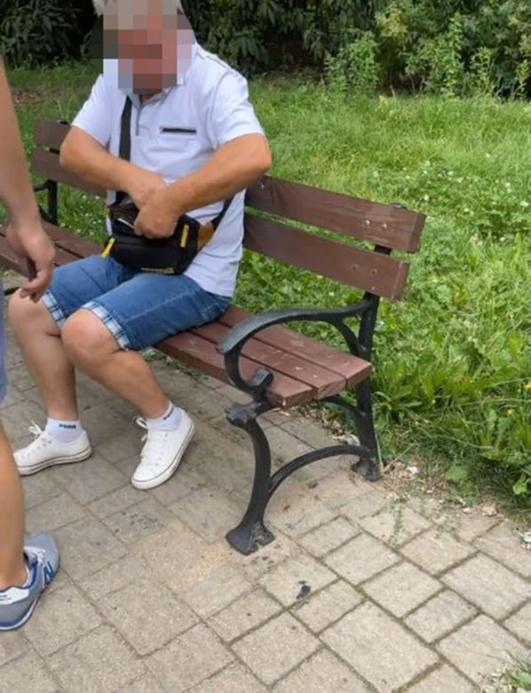 Łowcy pedofili dorwali zboczeńca w parku w Warszawie