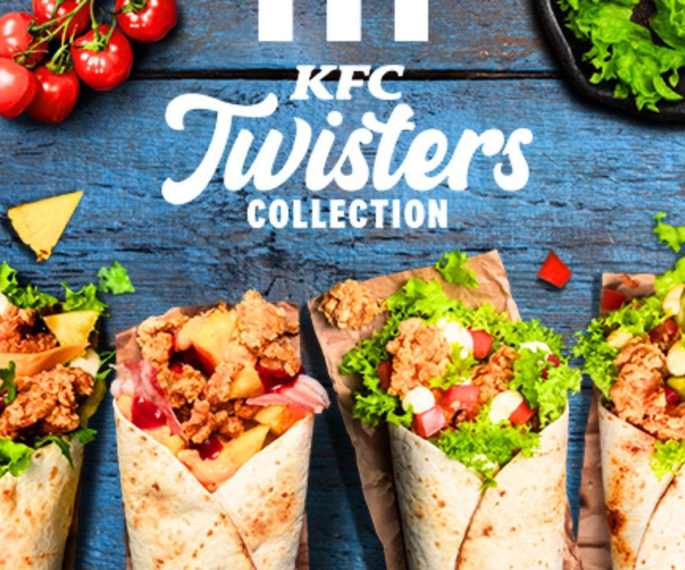 Cztery różne tortille Twister z kurczakiem na niebieskim tle. O nowej kolekcji KFC przeczytasz na Eska.