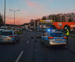 Nowy Sącz. Nastolatek bez prawa jazdy uciekał przed policją. Potrącił go samochód