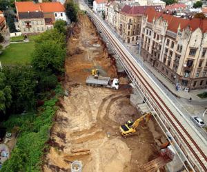 Koniec kolejowego nasypu w centrum Krakowa