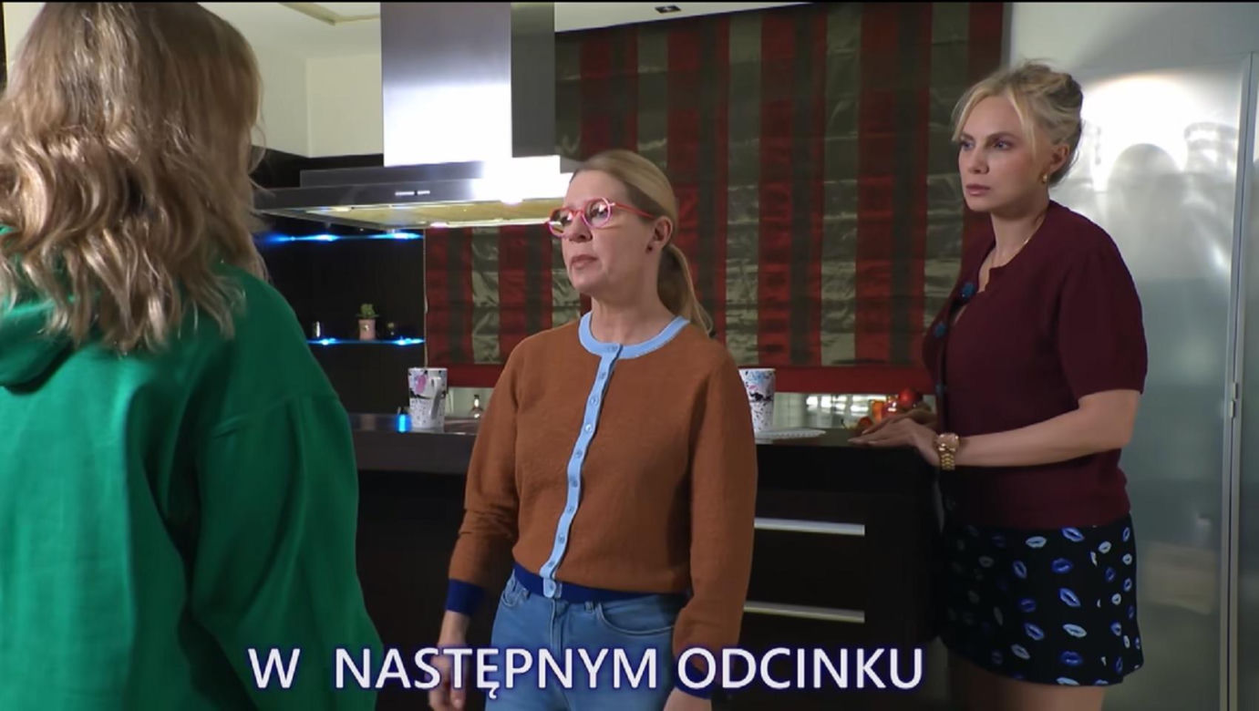 Na Wspólnej odc 4051. Renata (Marta Jankowska), Monika (Sylwia Gliwa), Nina (Liliana Jakubowska)