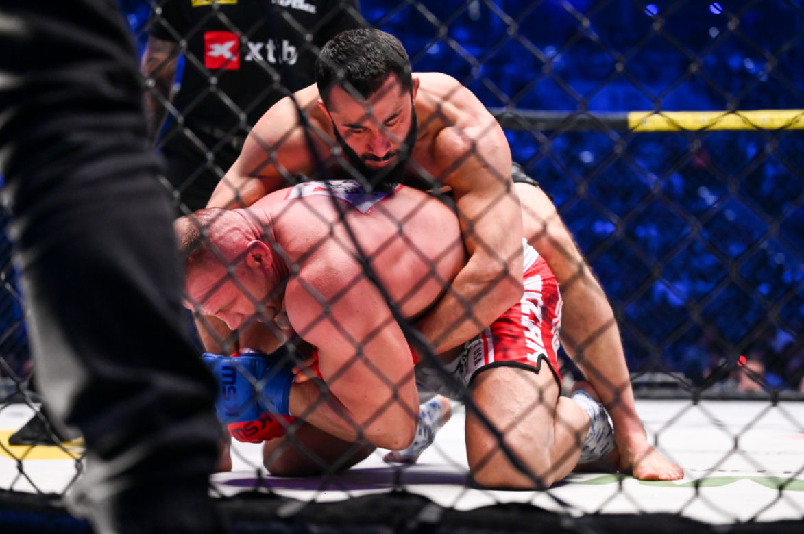 Mamed Khalidov rozbił Mariusza Pudzianowskiego na KSW 77 