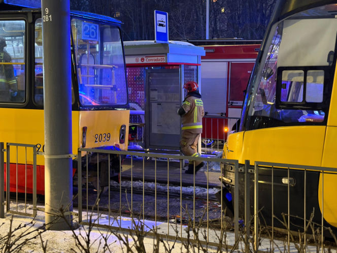Zderzenie tramwajów w Warszawie. Dziesięć osób w szpitalu!