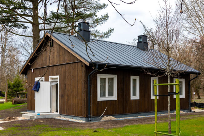 Domki fińskie na Polu Mokotowskim w Warszawie