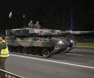 Nocna próba defilady wojskowej w Warszawie